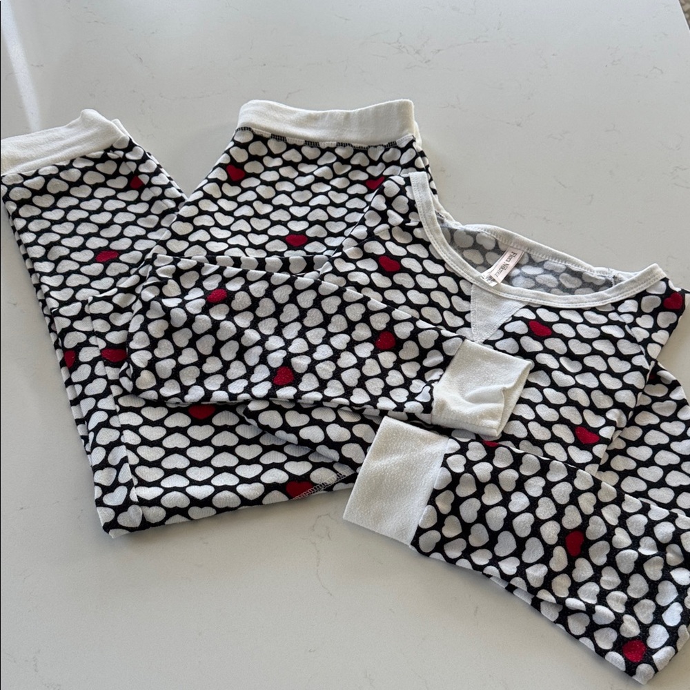 Flora Nikrooz Women's Pajama Set in Black, White, and Red Size: M ❤️